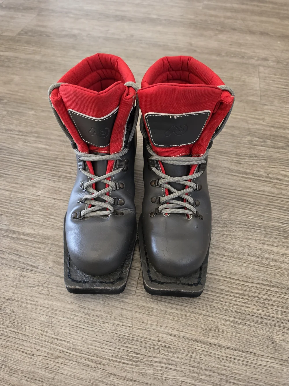 Vintage Asolo Backcountry Leather Nordic Norm 75mm (3-Pin) Ski Boots
